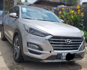 Hyundai Tucson Limited AWD 2019 Gold