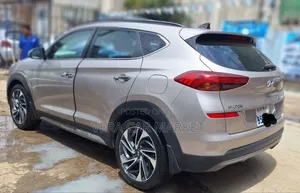 Hyundai Tucson Limited AWD 2019 Gold