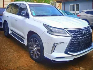 Lexus LX 2021 White