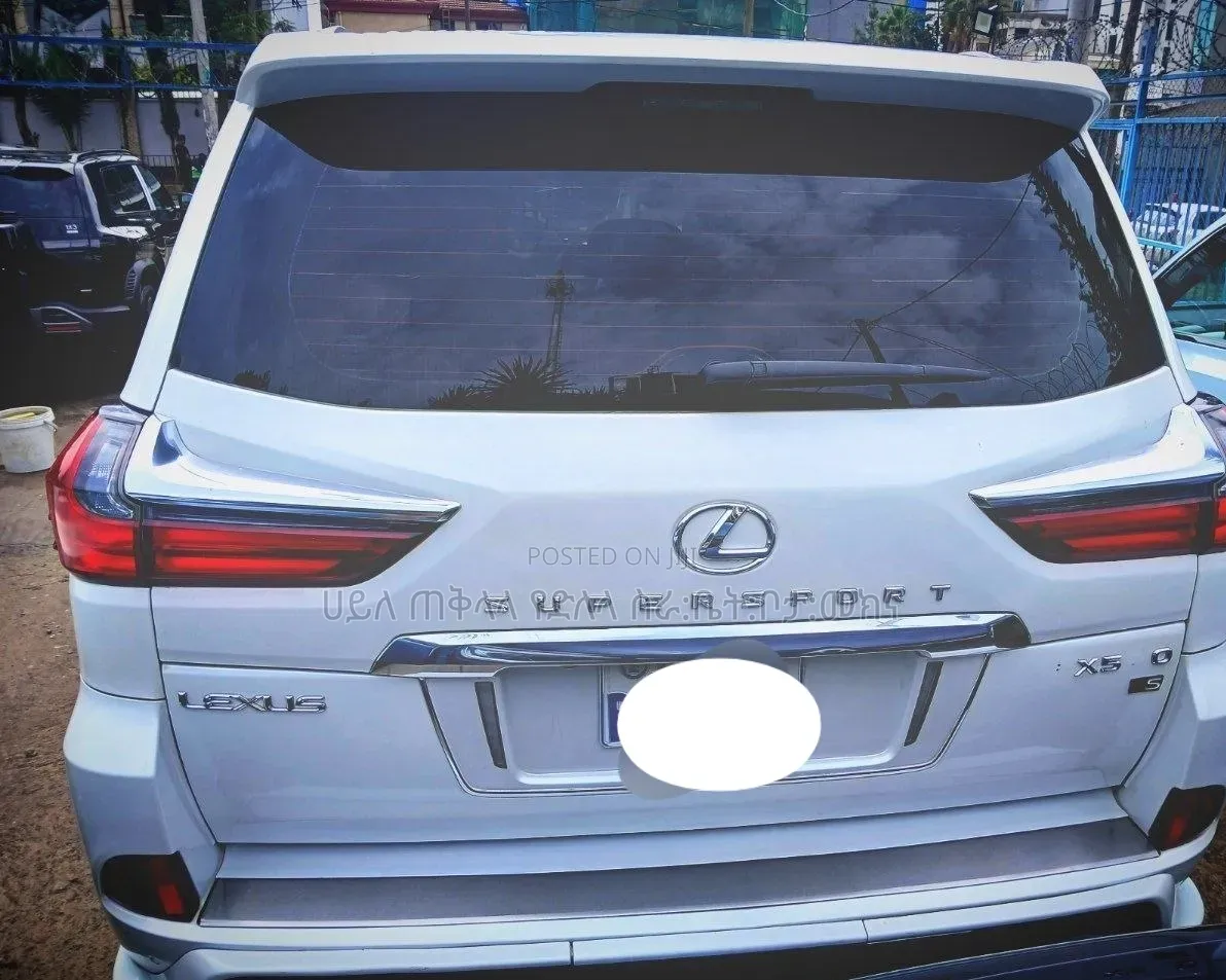 Lexus LX 2021 White