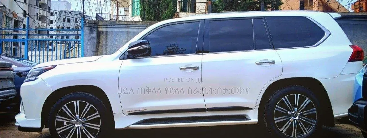 Lexus LX 2021 White