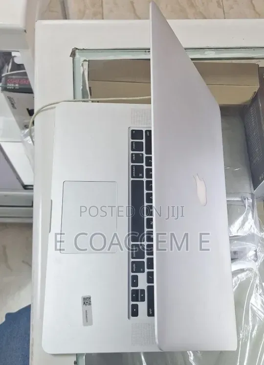 New Laptop Apple MacBook 16GB Intel Core i7 SSD 256GB