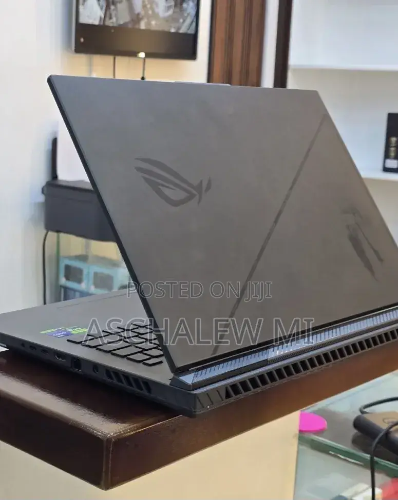 New Laptop Asus ROG Strix G17 16GB Intel Core i9 SSD 1T