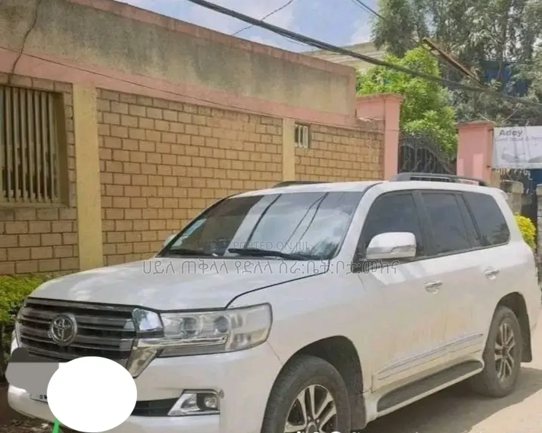 Toyota Land Cruiser 2014 White