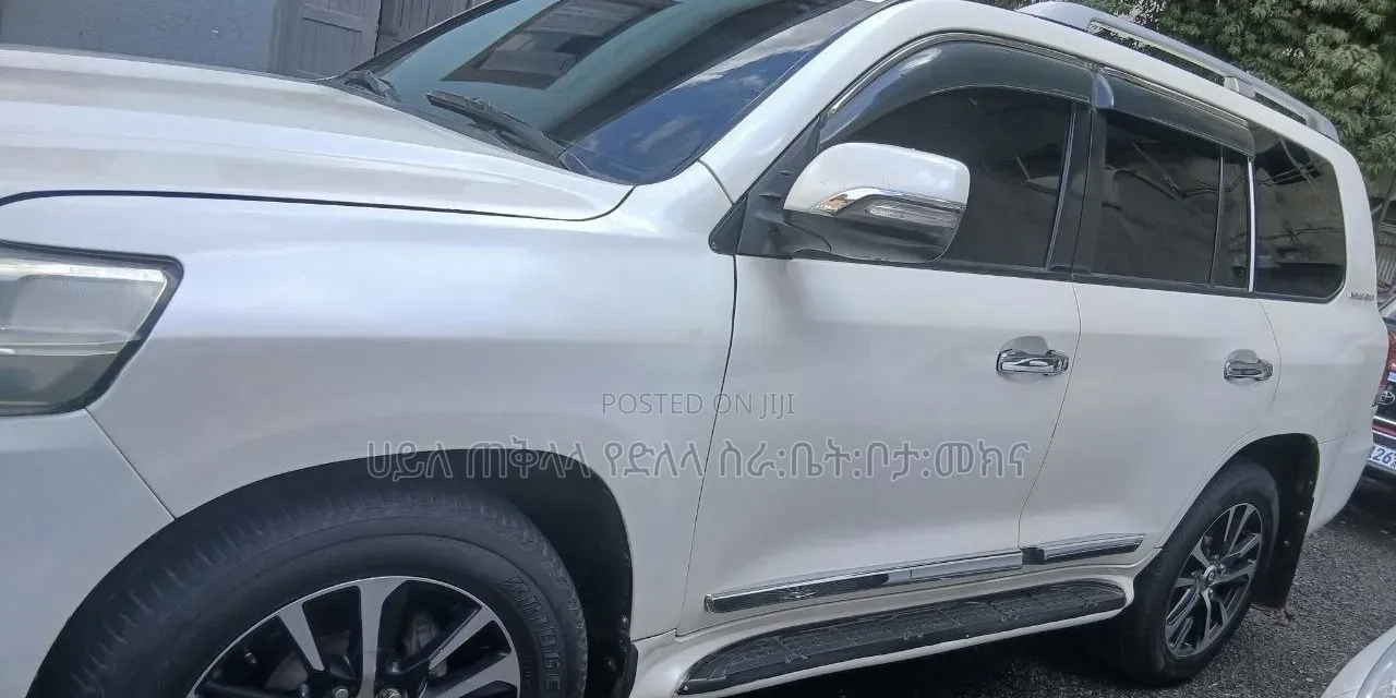 Toyota Land Cruiser 2014 White