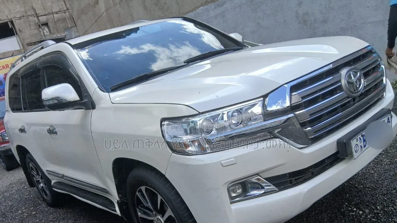 Toyota Land Cruiser 2014 White