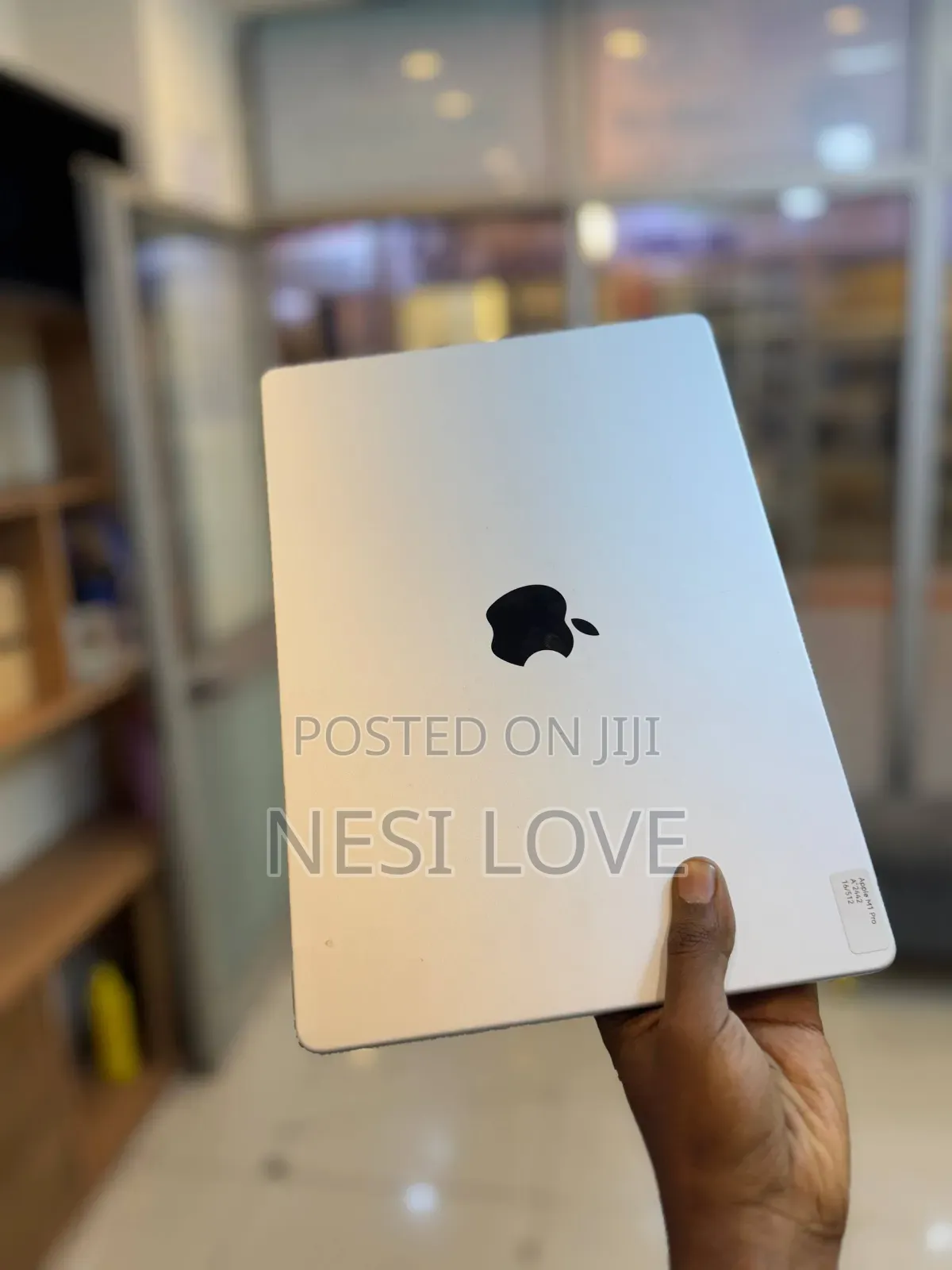 New Laptop Apple MacBook Pro 2021 M1 16GB SSD 512GB