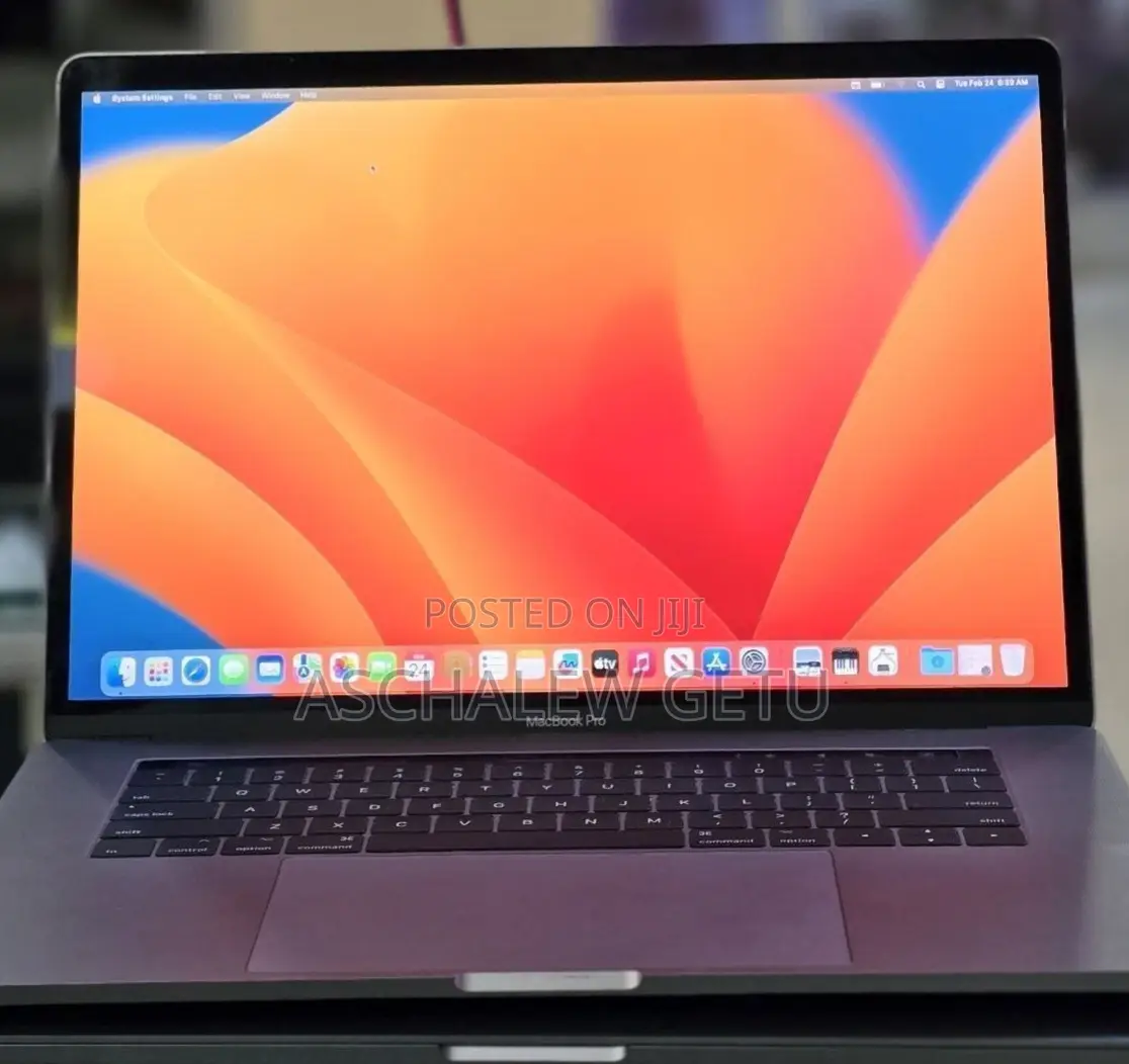 New Laptop Apple MacBook Pro 2017 16GB Intel Core i7 SSD 512GB