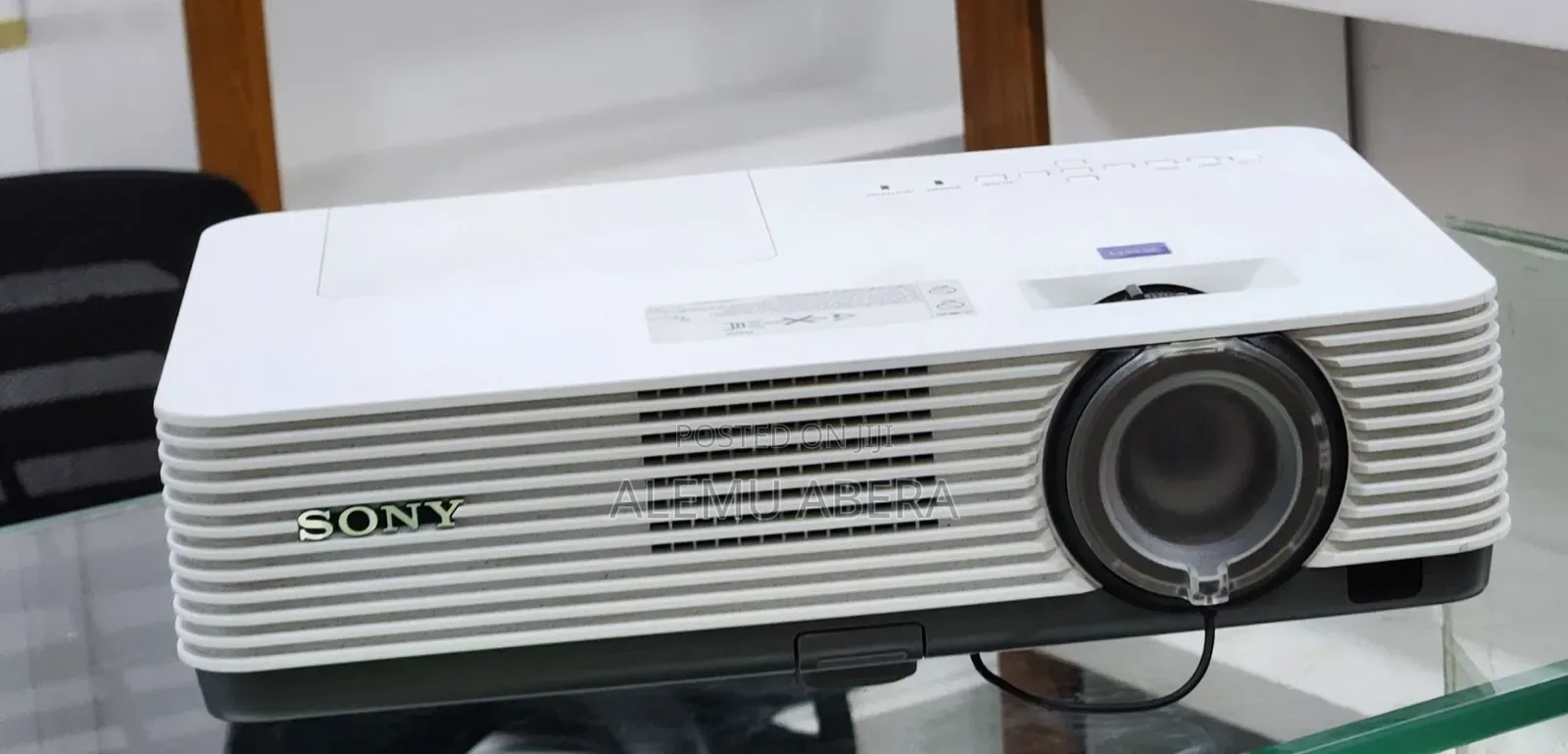 New Arrival Sony VPL-Dx221 Projector 1 Piece Remains