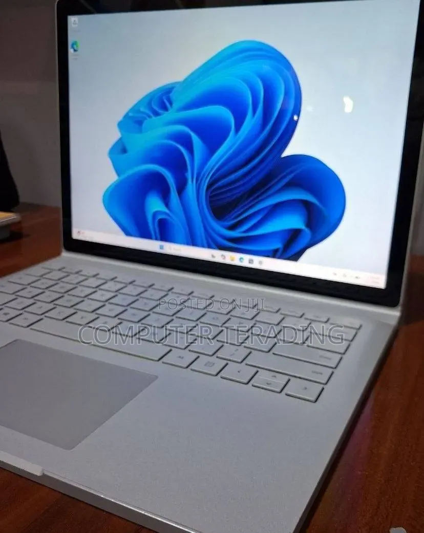 New Laptop Microsoft Surface Book 2 16GB Intel Core i7 SSD 512GB