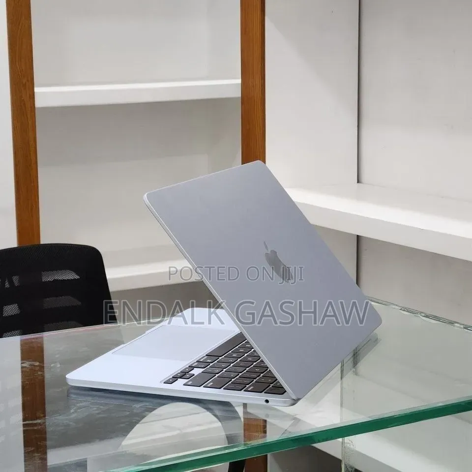 New Laptop Apple MacBook Air 2025 M4 13-inch 8GB Apple M4 SSD 256GB