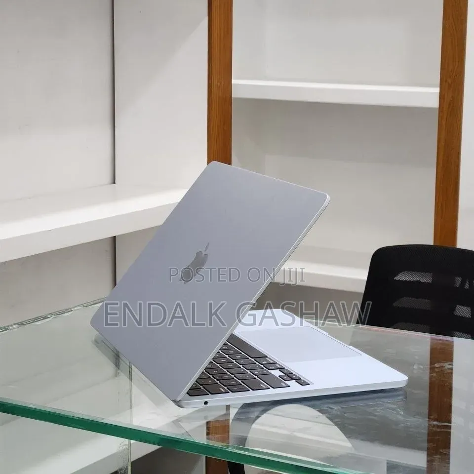 New Laptop Apple MacBook Air 2025 M4 13-inch 8GB Apple M4 SSD 256GB