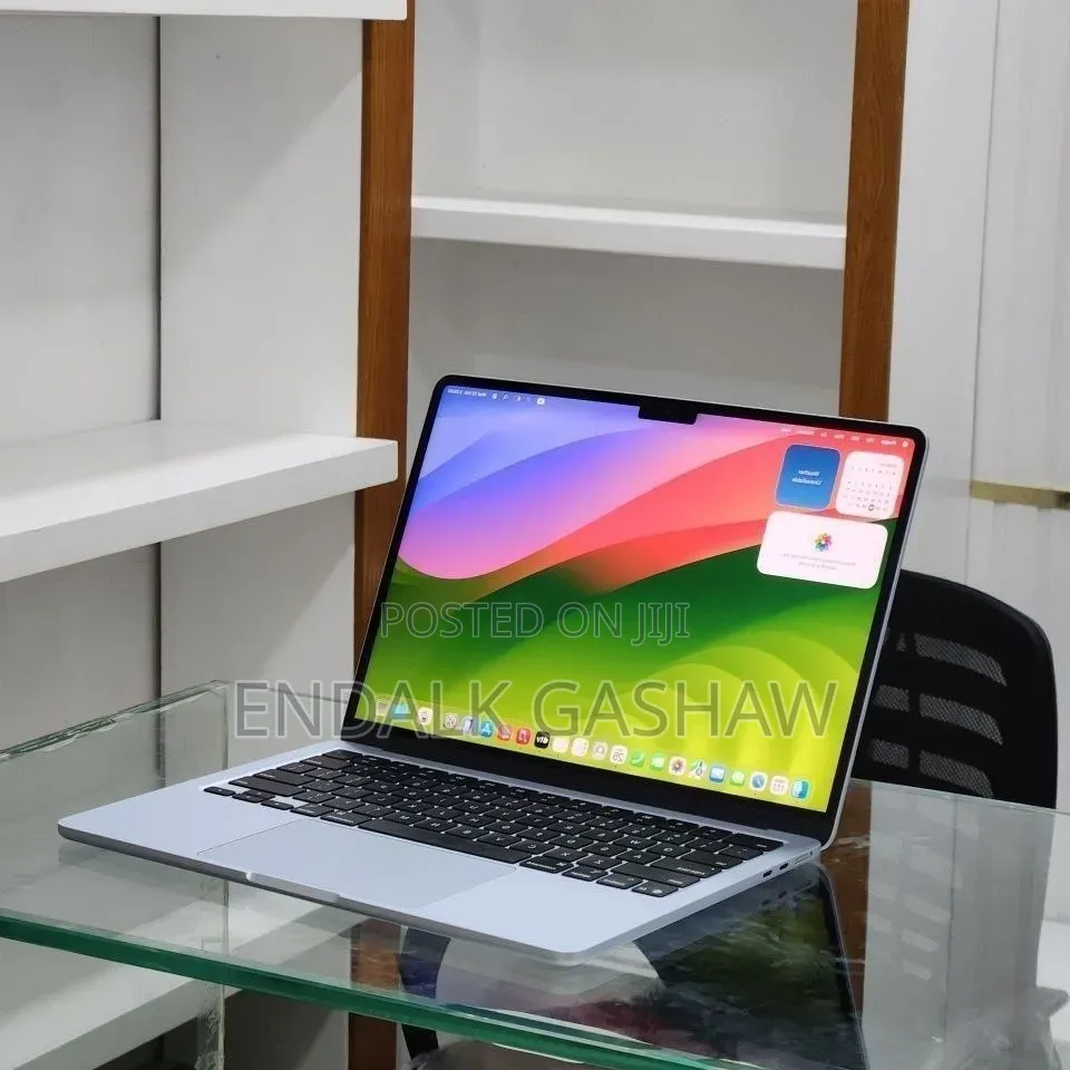 New Laptop Apple MacBook Air 2025 M4 13-inch 8GB Apple M4 SSD 256GB
