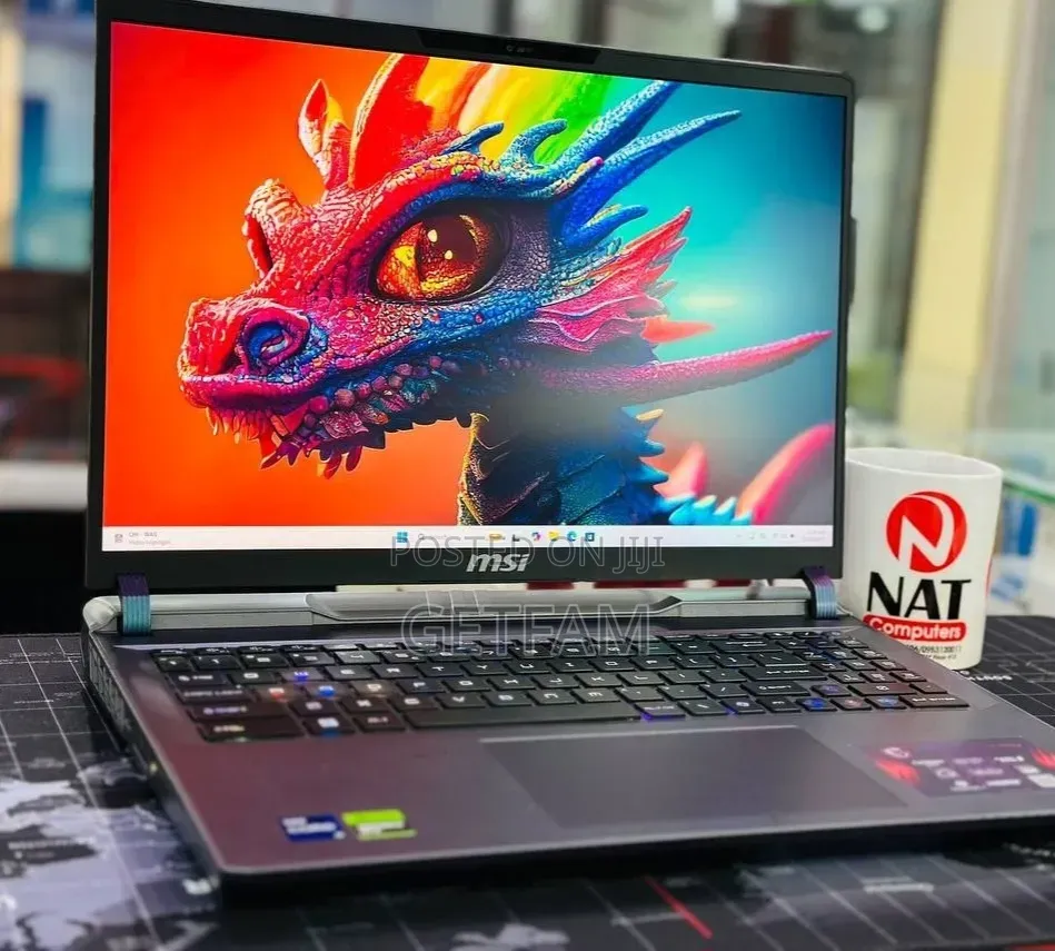 New Laptop MSI Vector 17 HX AI A2XWJG 16GB Intel Core i9 SSD 512GB