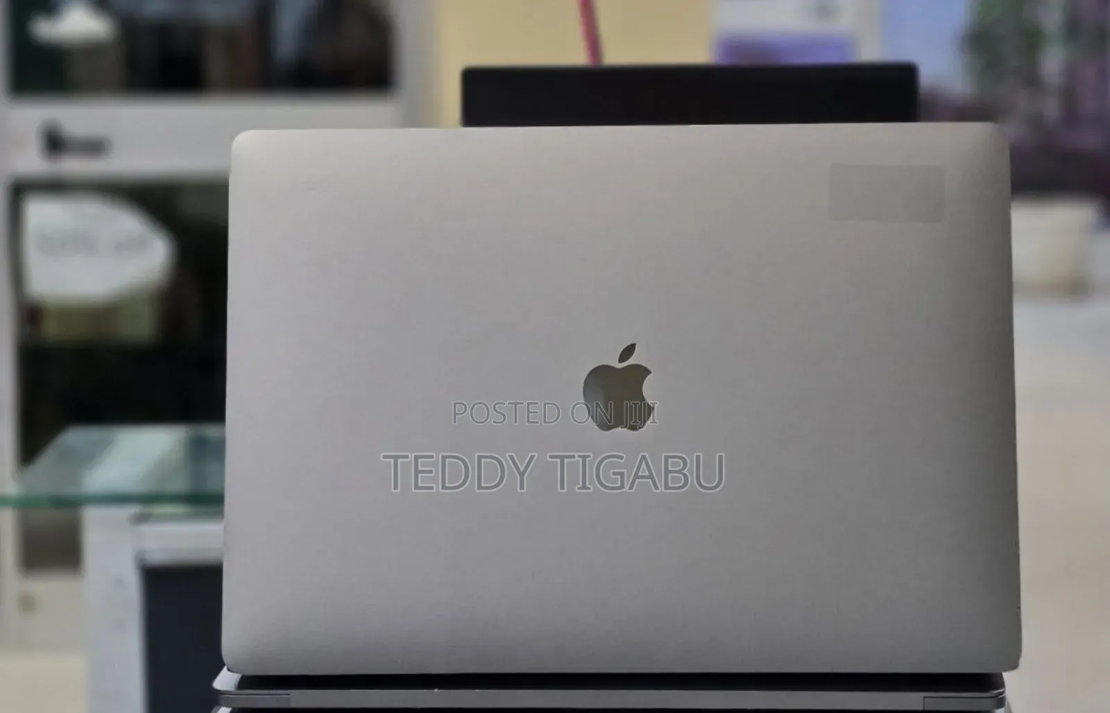 New Laptop Apple MacBook Pro 2017 16GB Intel Core i7 SSD 512GB