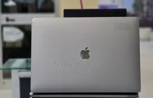 New Laptop Apple MacBook Pro 2017 16GB Intel Core i7 SSD 512GB