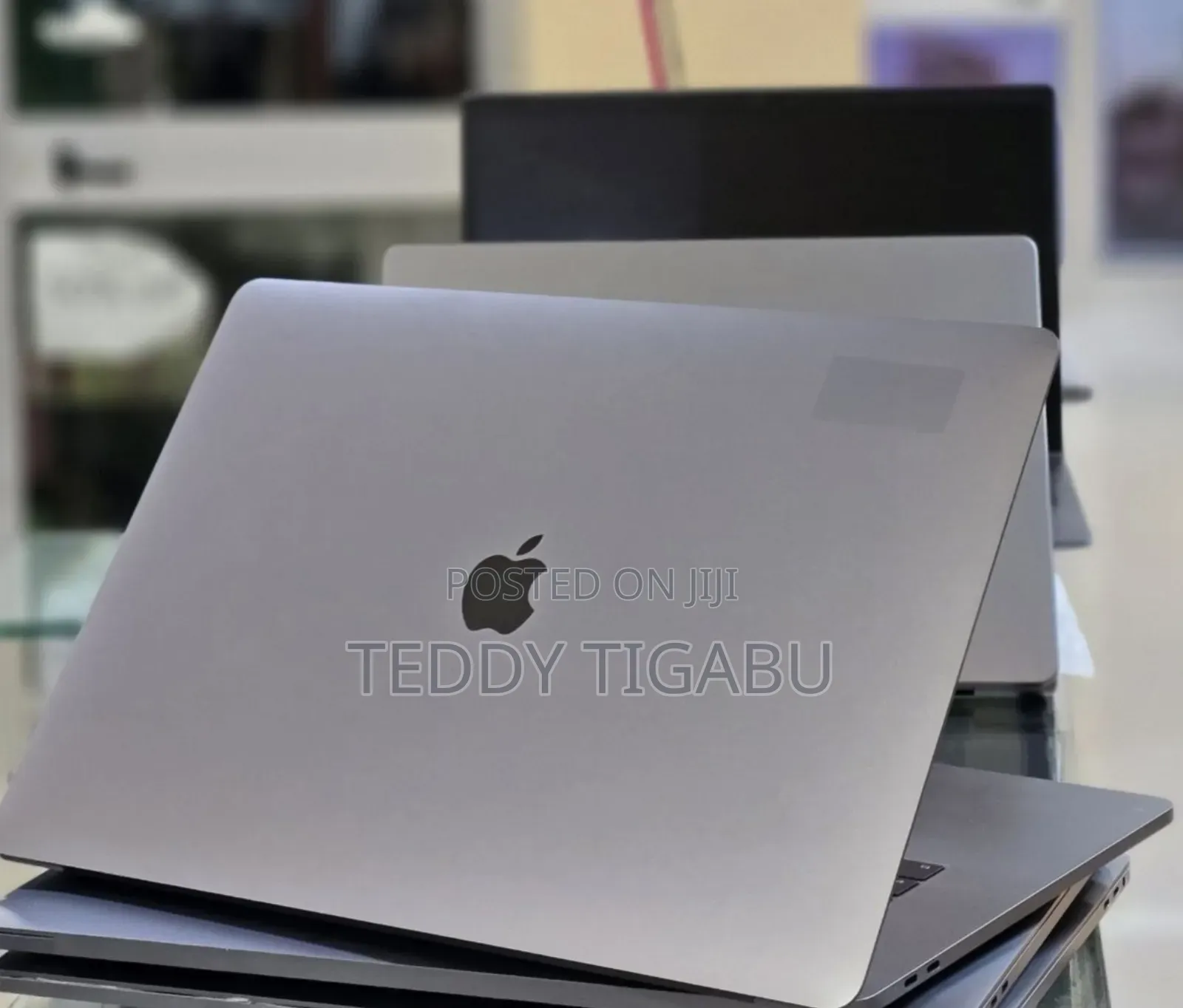 New Laptop Apple MacBook Pro 2017 16GB Intel Core i7 SSD 512GB