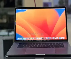 New Laptop Apple MacBook Pro 2017 16GB Intel Core i7 SSD 512GB