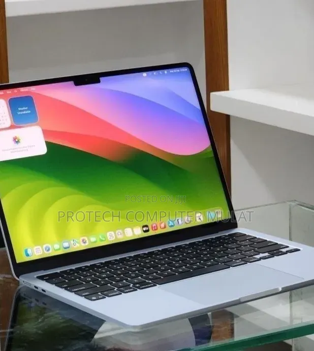 New Laptop Apple MacBook Air 2025 M4 13-inch 16GB Apple M4 SSD 256GB