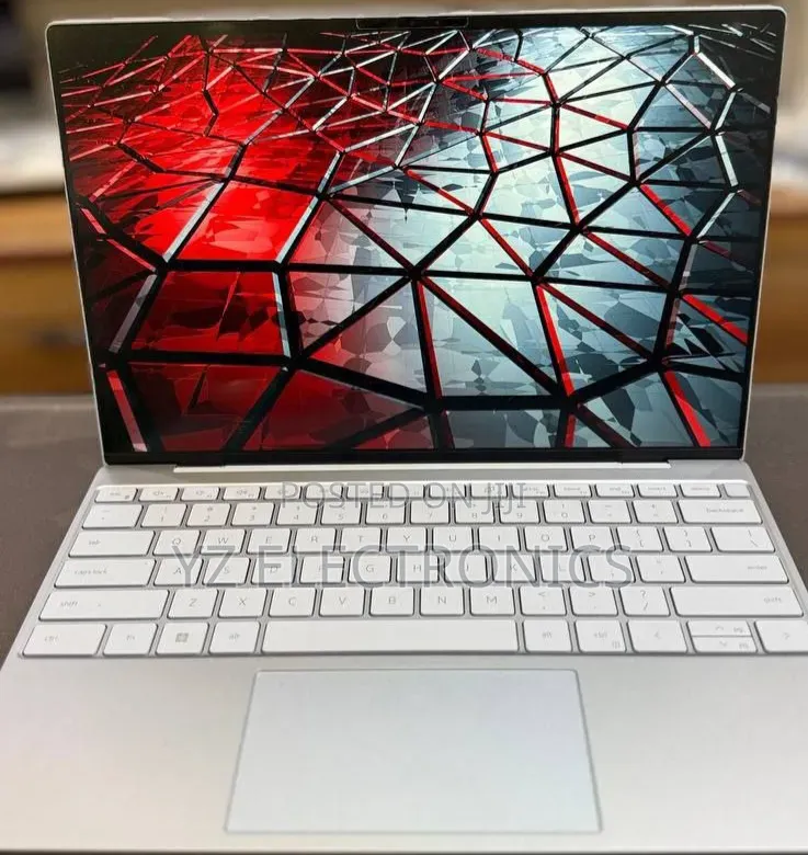 New Laptop Dell XPS 13 8GB Intel Core i5 HDD 256GB