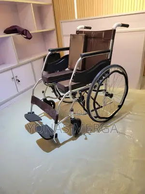 Multi-Purpose Toilet Chair怜邮aluminum for Durability Rust Resistance.