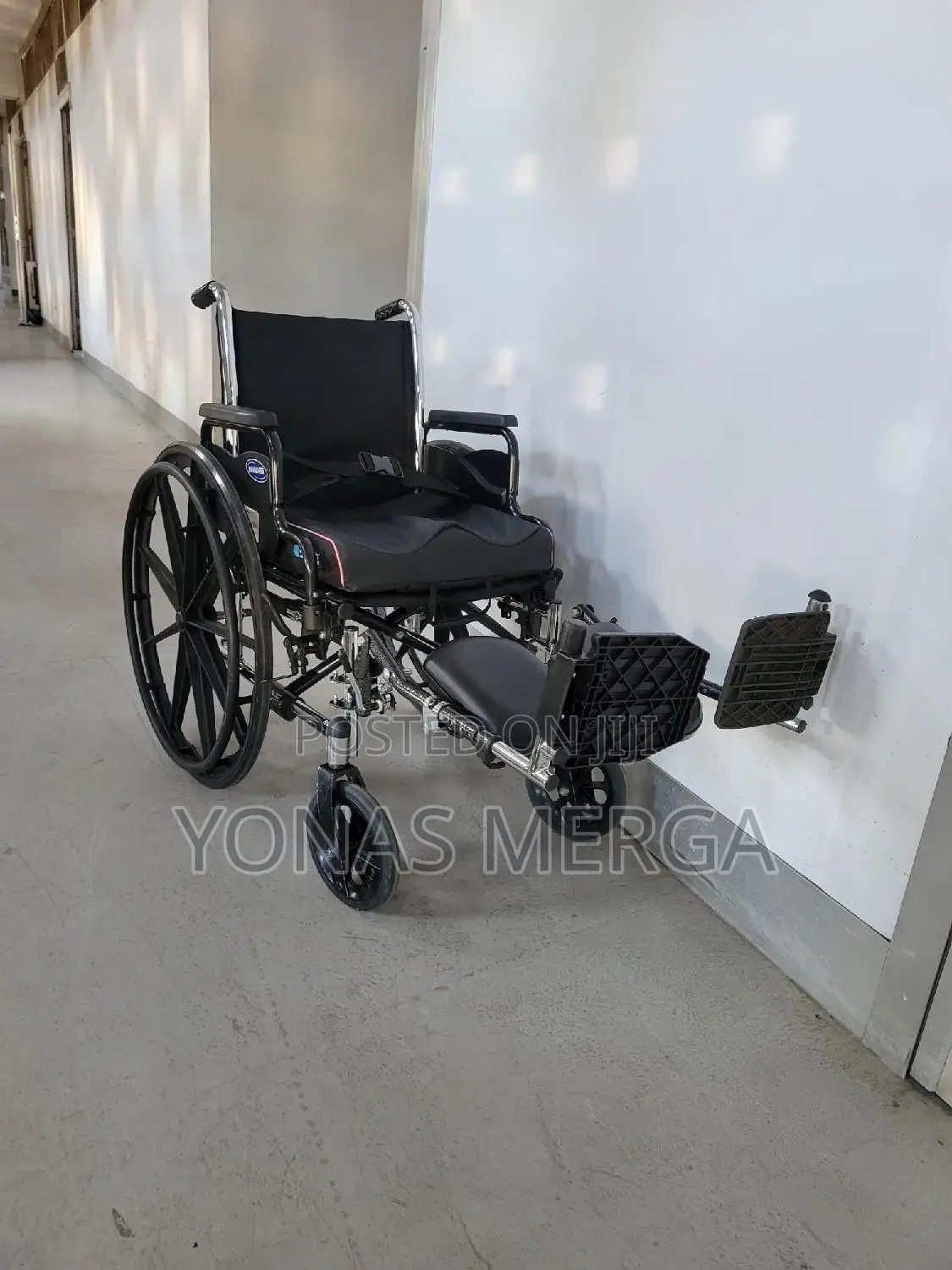Medicalproducts Healthcare 16" Lightweight Wheelchair
