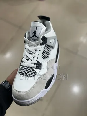 Air Jordan 4 Retro "Military Black" Edition