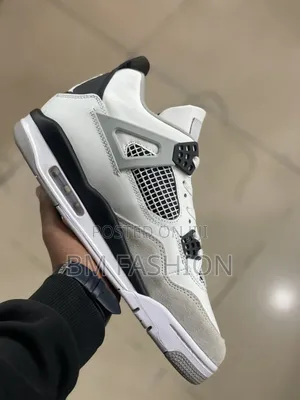 Air Jordan 4 Retro "Military Black" Edition