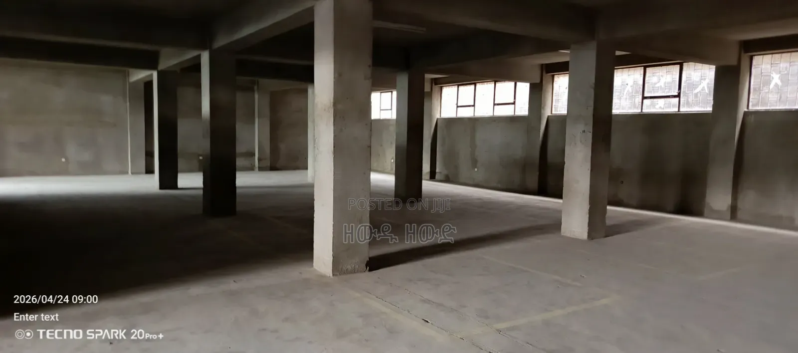 ለስቶር የሚከራይ መጋዝን አስፓልት ቅርብላይ
