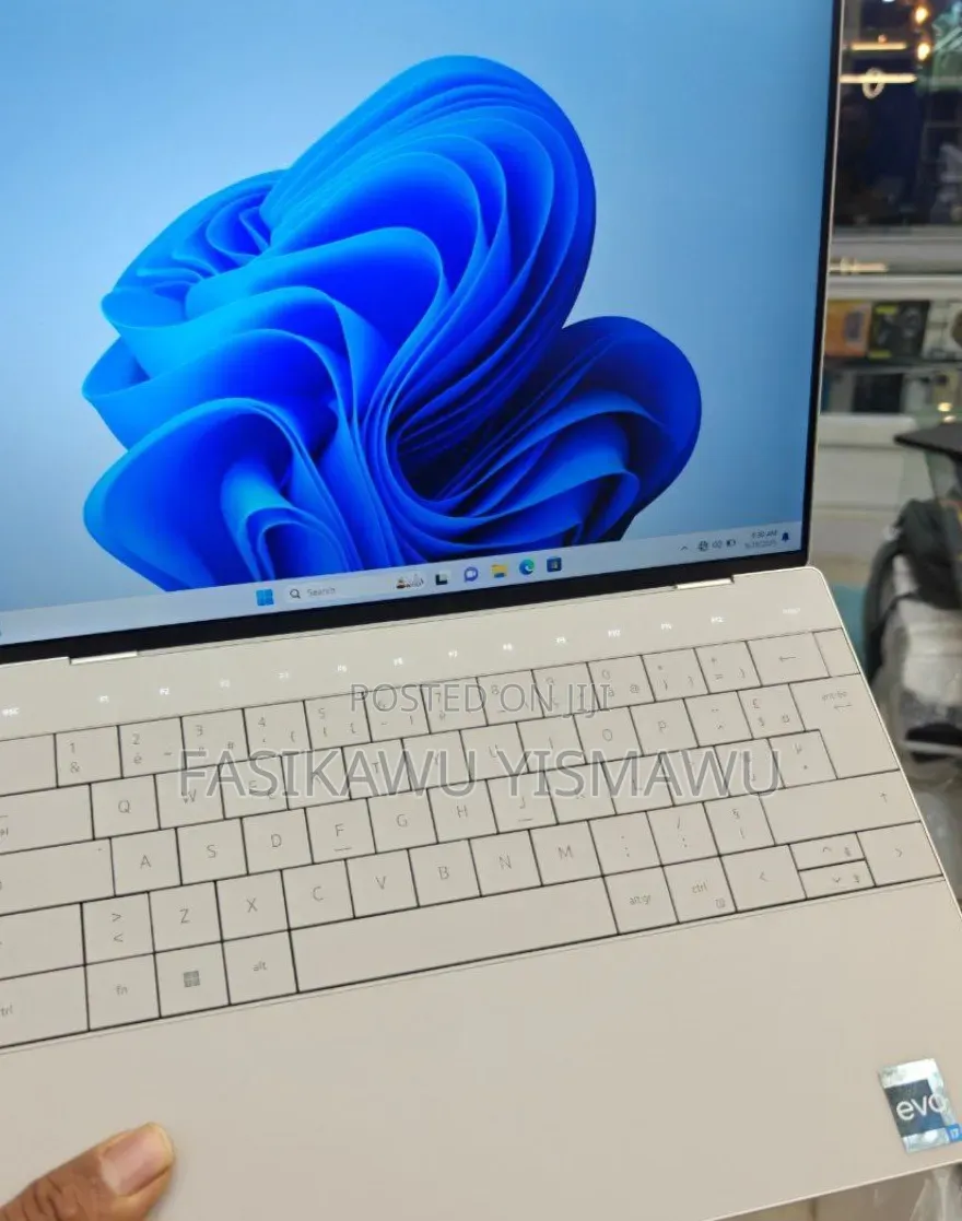 New Laptop Dell XPS 13 32GB Intel Core i7 SSD 1T