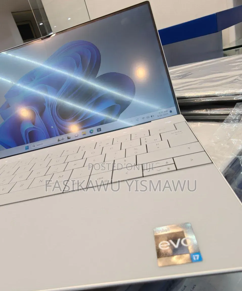 New Laptop Dell XPS 13 32GB Intel Core i7 SSD 1T
