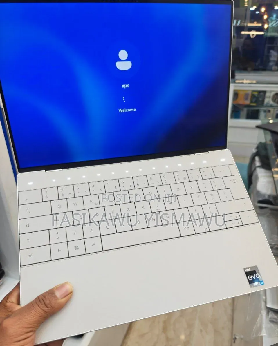 New Laptop Dell XPS 13 32GB Intel Core i7 SSD 1T