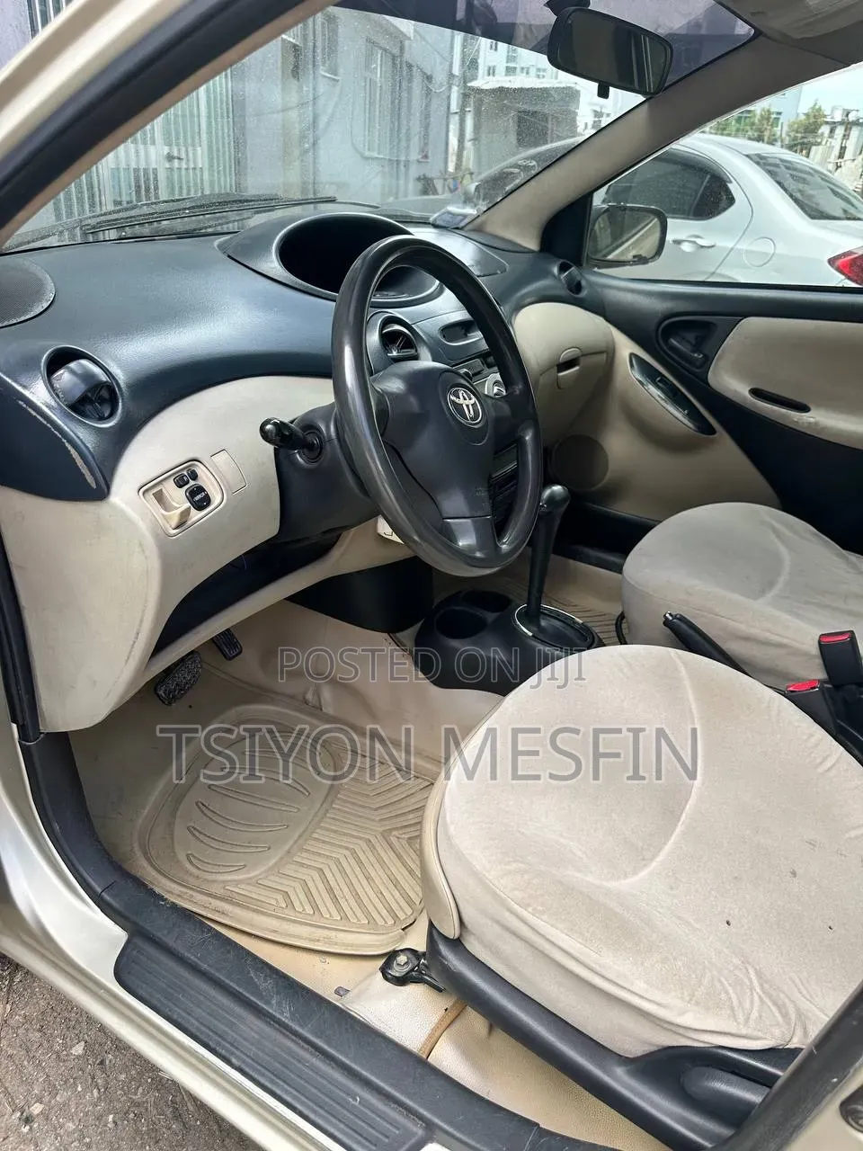 Toyota Vitz 2004 Gold
