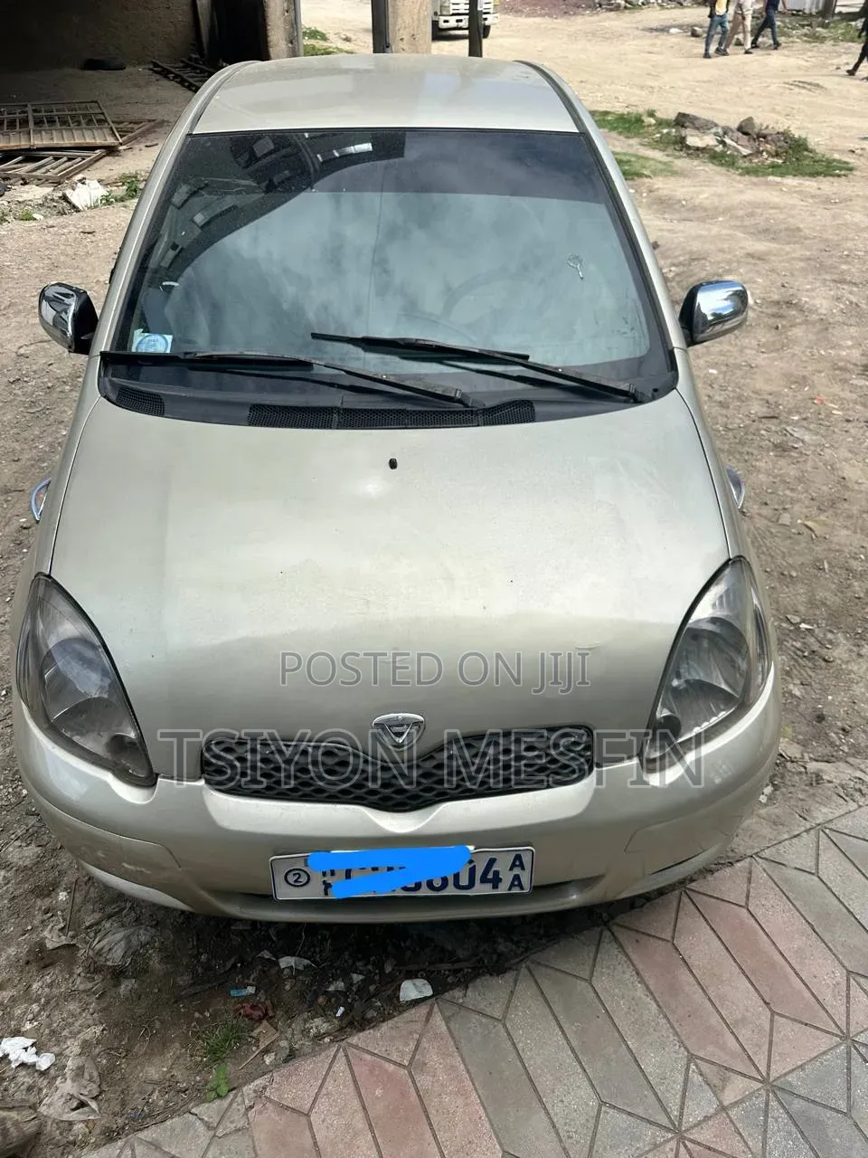 Toyota Vitz 2004 Gold