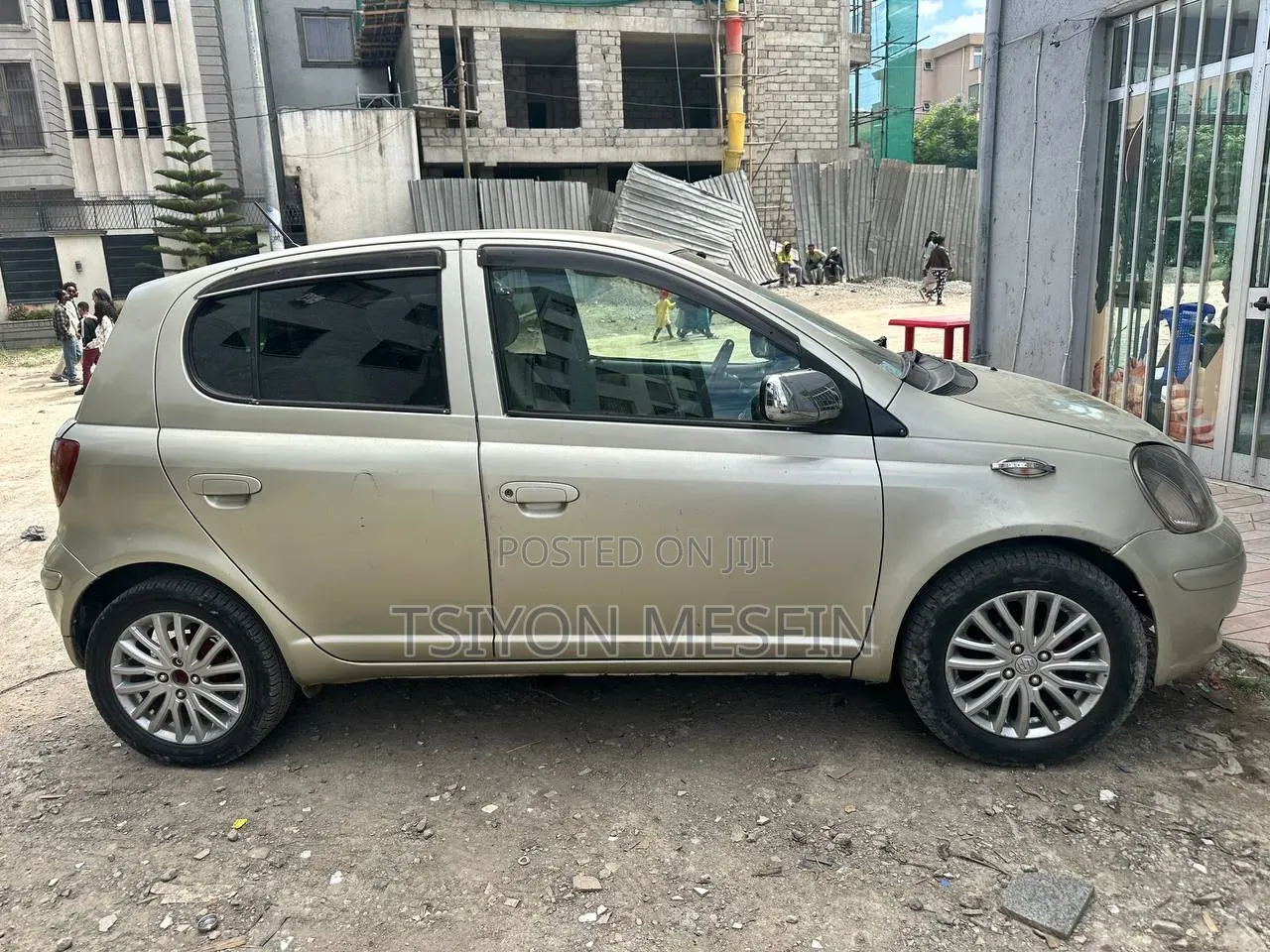 Toyota Vitz 2004 Gold