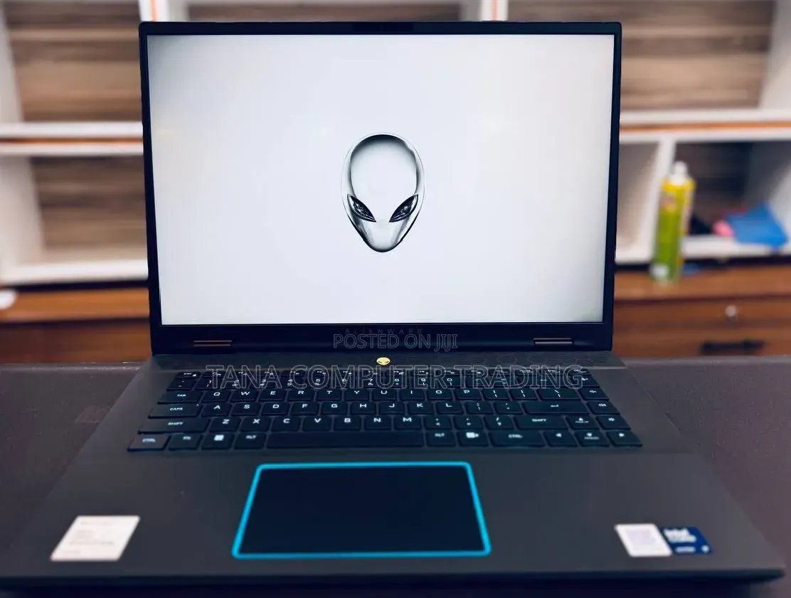 New Laptop Alienware M16 R2 16GB Intel Core Ultra 9 SSD 1T