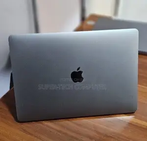 New Laptop Apple MacBook Pro 2017 8GB Intel Core i5 SSD 256GB