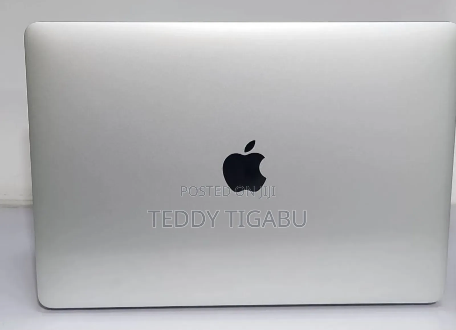 New Laptop Apple MacBook Pro 2020 16GB Intel Core i7 SSD 512GB
