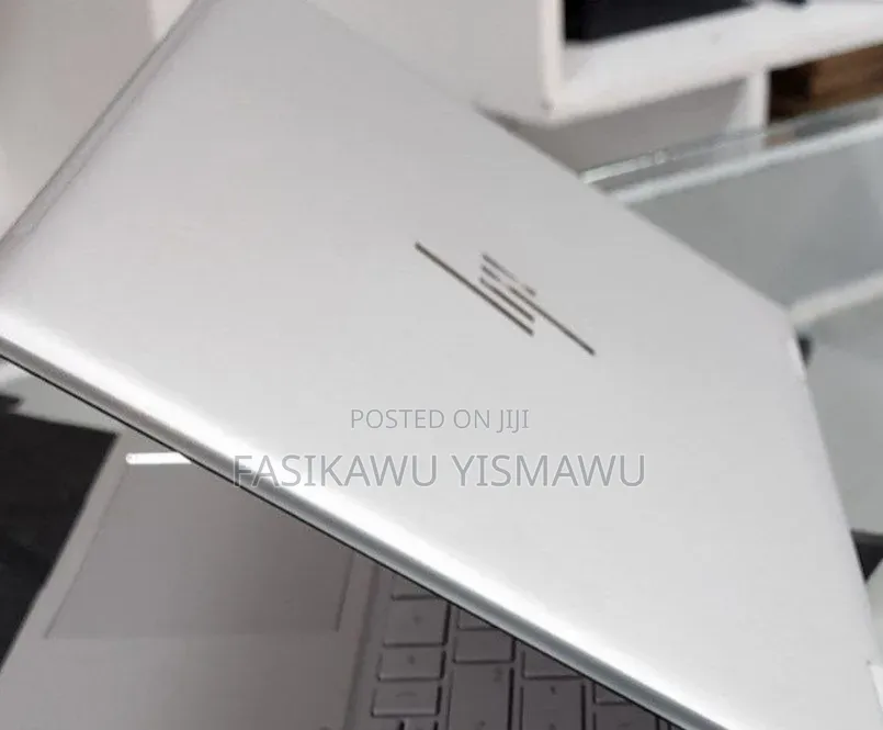 New Laptop HP Envy x360 8GB Intel Core i7 SSD 512GB