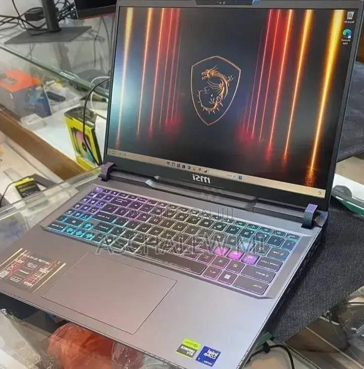 New Laptop MSI Vector 16 HX AI A2XWIG 16GB Intel Core Ultra 7 SSD 1T