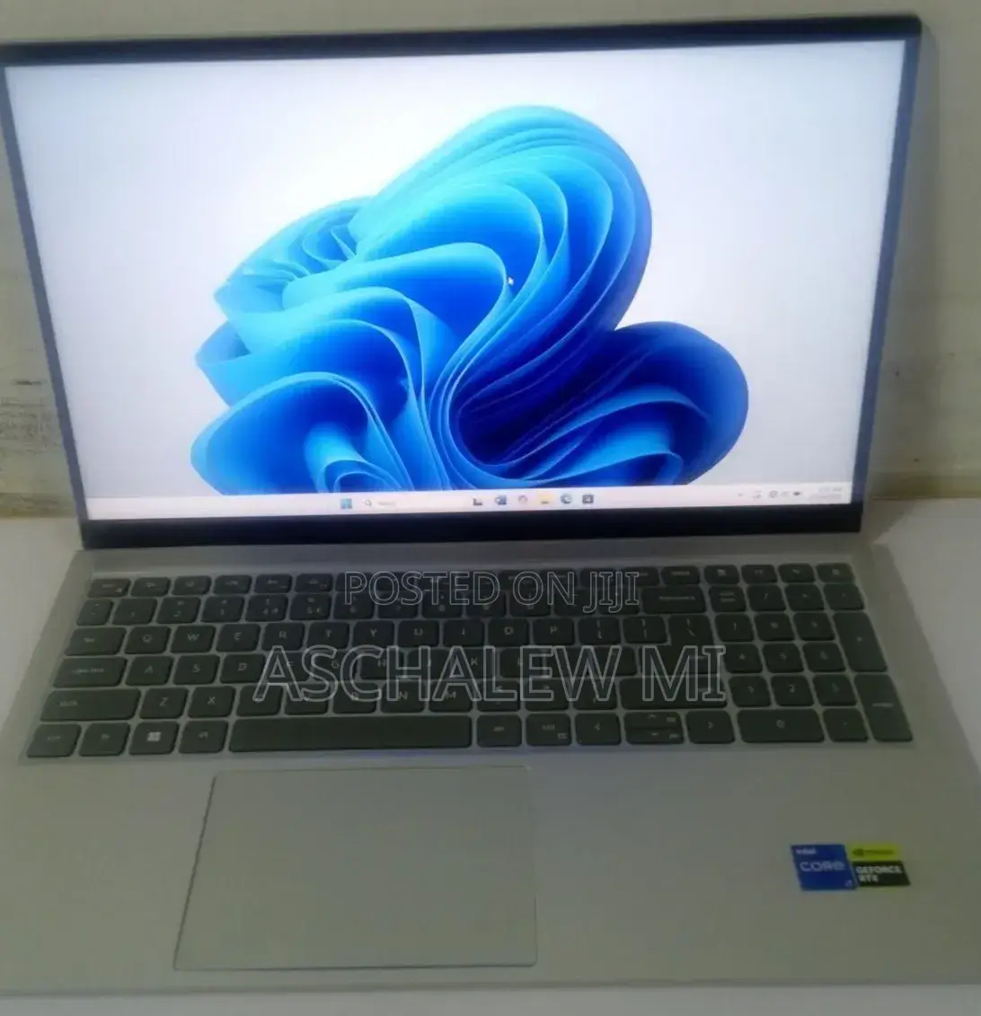 New Laptop Dell Inspiron 15 16GB Intel Core i7 SSD 512GB