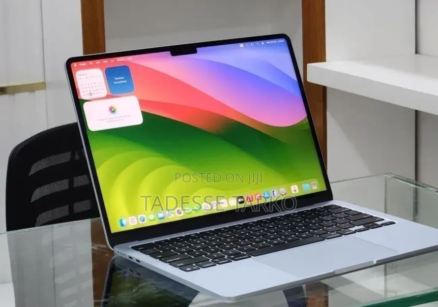 New Laptop Apple MacBook Air 2025 M4 13-inch 16GB Apple M4 SSD 256GB