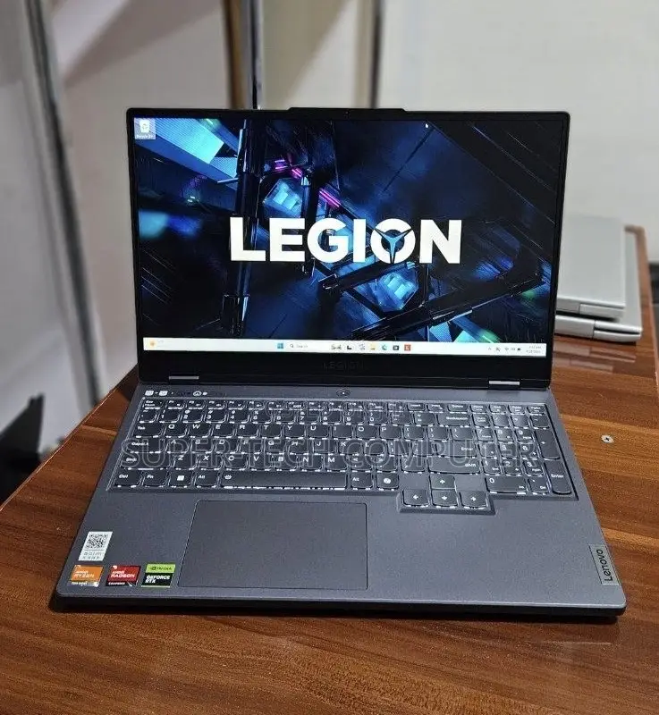 New Laptop Lenovo Legion Slim 5 16GB AMD Ryzen 7 SSD 512GB