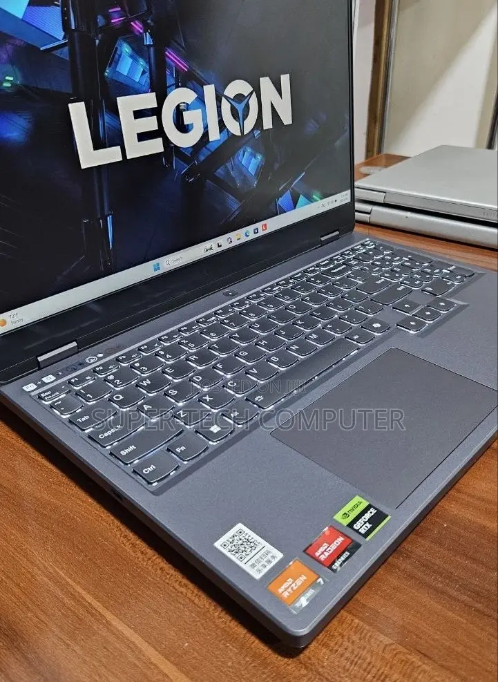 New Laptop Lenovo Legion Slim 5 16GB AMD Ryzen 7 SSD 512GB