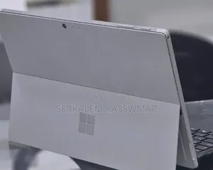 New Laptop Microsoft Surface Pro 4 8GB Intel Core i5 SSD 256GB