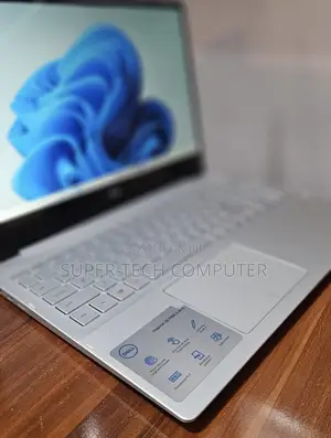 New Laptop Dell Inspiron 15 8GB Intel Core i5 SSD 256GB