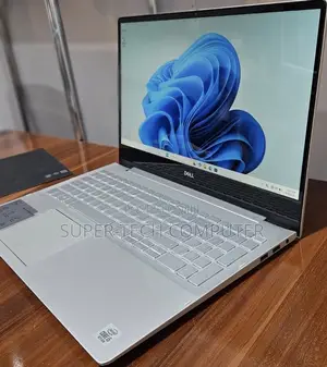 New Laptop Dell Inspiron 15 8GB Intel Core i5 SSD 256GB