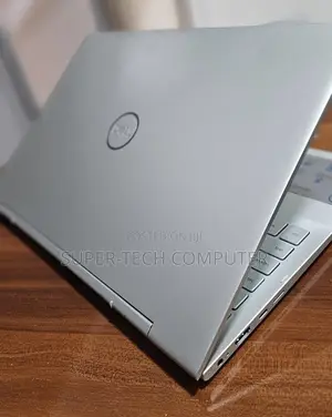 New Laptop Dell Inspiron 15 8GB Intel Core i5 SSD 256GB