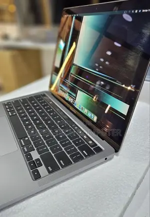 New Laptop Apple MacBook Pro 2022 M2 8GB Apple M2 SSD 256GB
