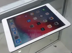 New Apple iPad Air 64 GB Silver